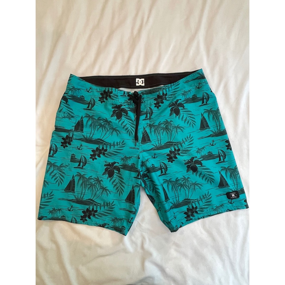 DC Shoes Mens Teal Tropical Palm Tree Sailboat Board Shorts Swim Trunks Size 38